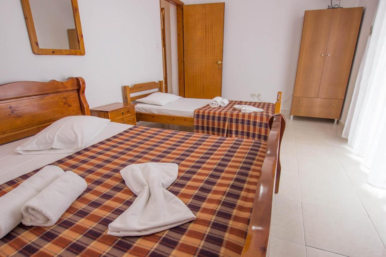 George Laz Rooms Nea Vrasna Exterior photo