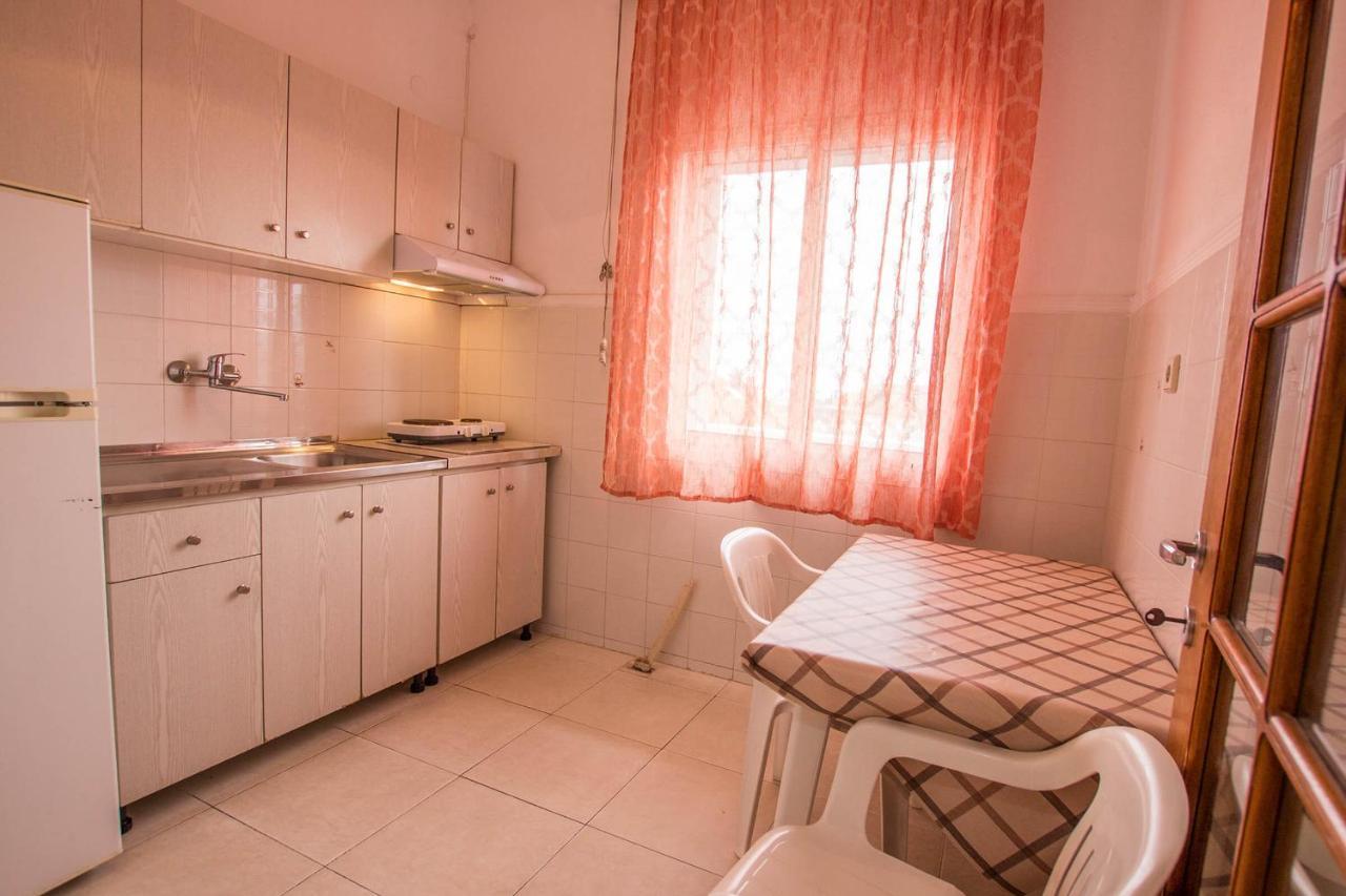 George Laz Rooms Nea Vrasna Exterior photo