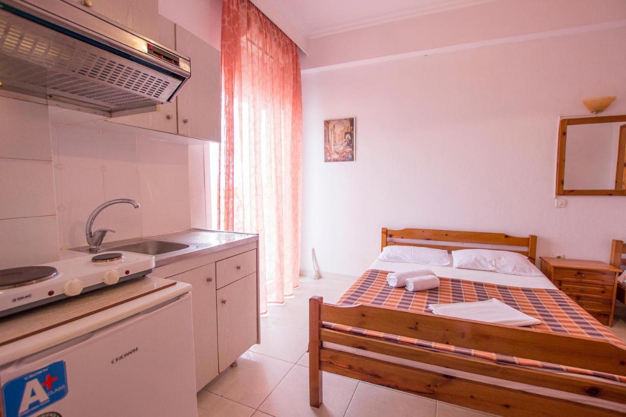 George Laz Rooms Nea Vrasna Exterior photo