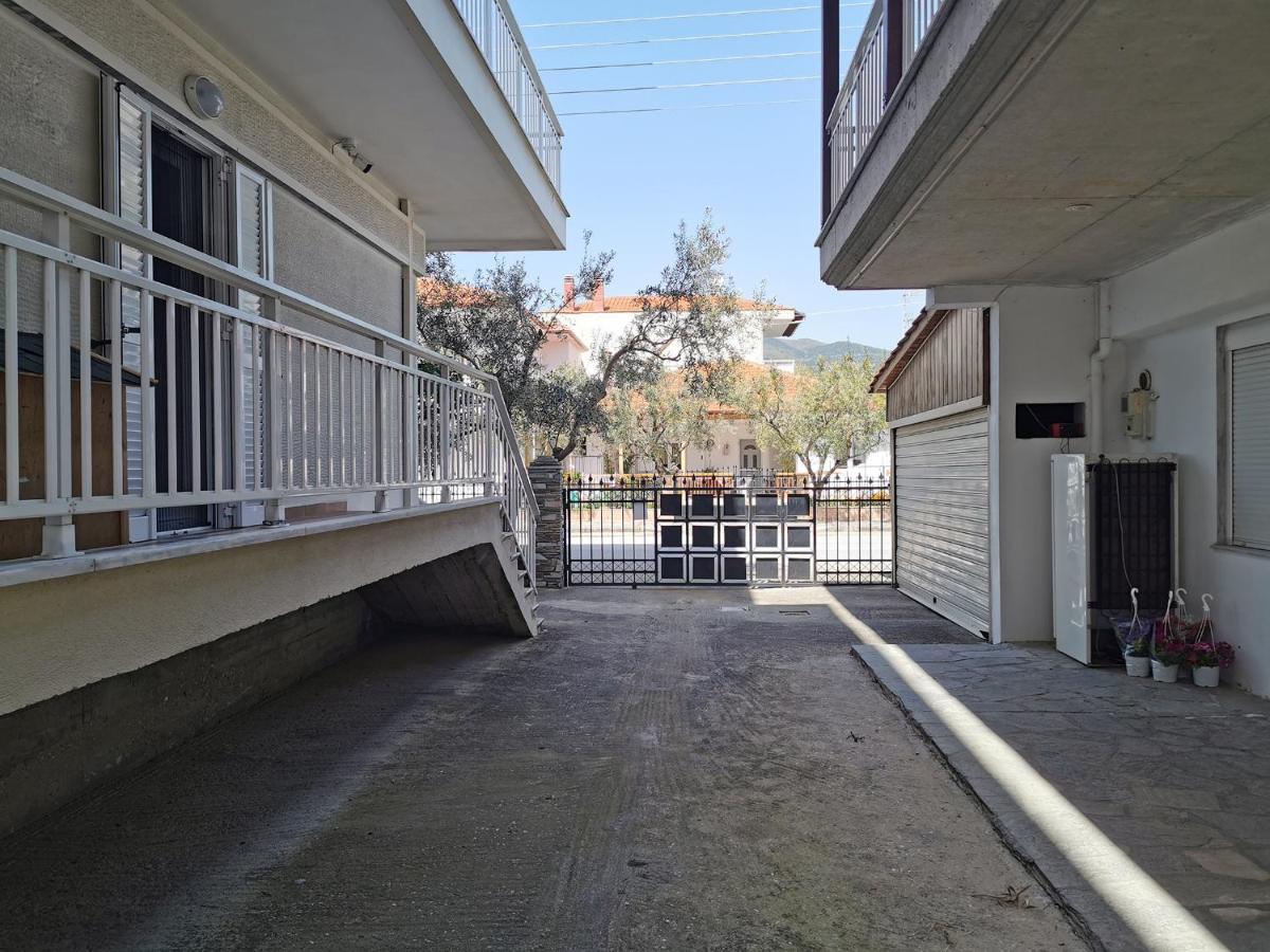 George Laz Rooms Nea Vrasna Exterior photo